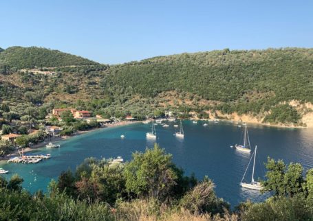 Plot in Desimi 4208sqm with access to the sea